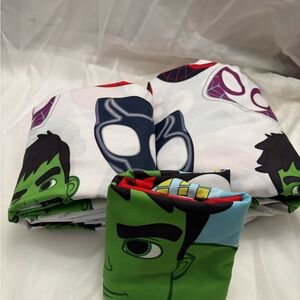 Like New Spidey & Friends 3-Piece Twin Bedding Set | Reversible Pillowcase